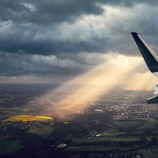 Cientistas europeus criam combustível carbono neutro para aviões